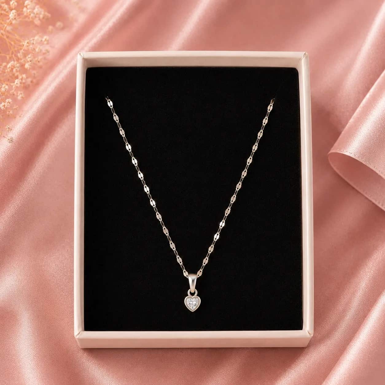 Collar pequeño corazón 🤍