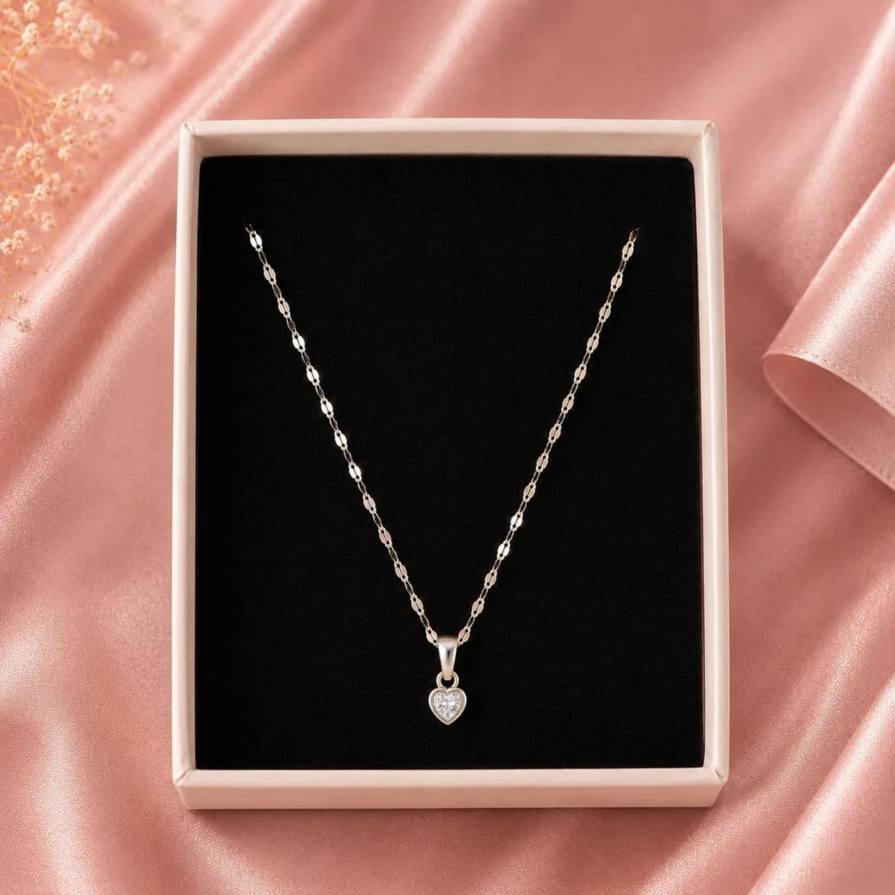 Collar pequeño corazón 🤍